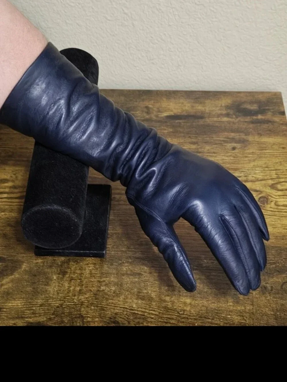1950s/60’s Bamberger’s New Jersey Dark Navy Blue Long Leather Gloves.